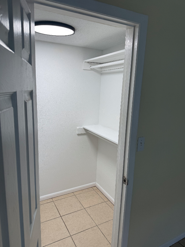 2421 N Oleander Ave #3 - Photo 7 of 17