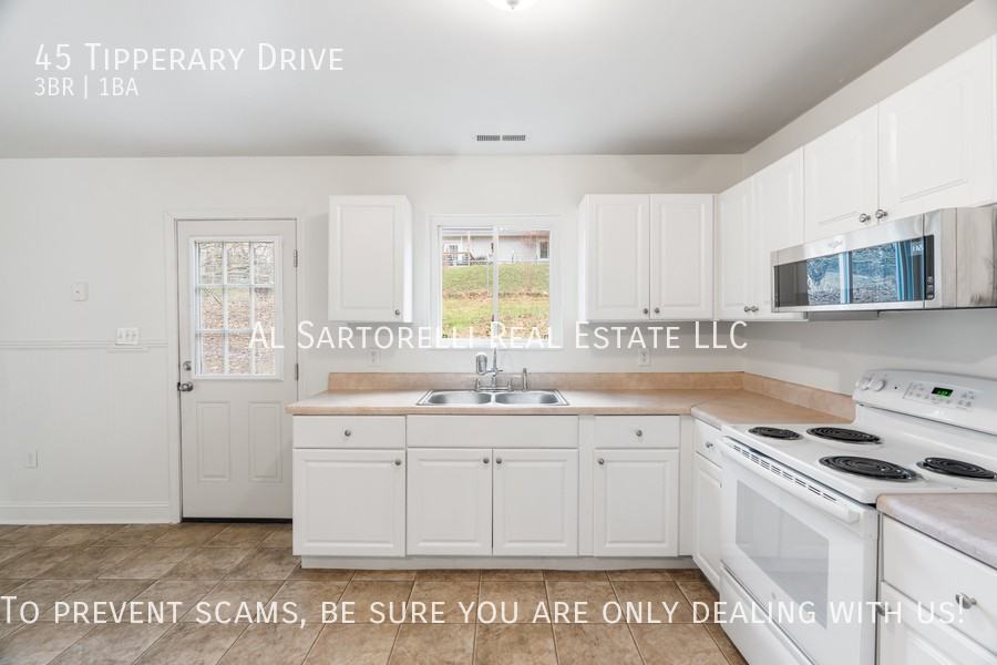 45 Tipperary Dr - Photo 4 of 33