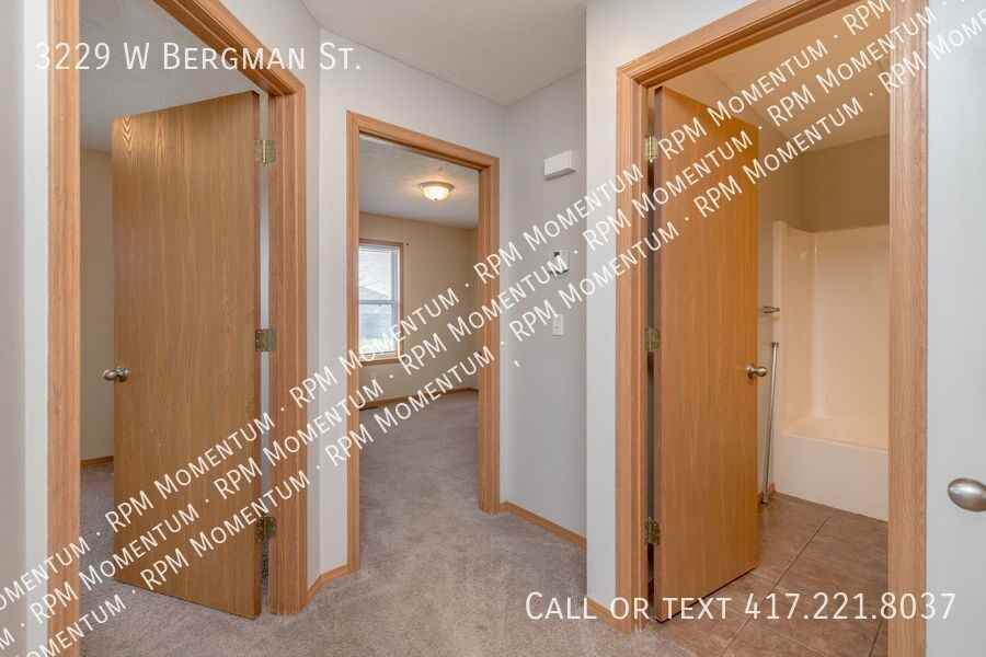 3229 W Bergman St - Photo 5 of 30