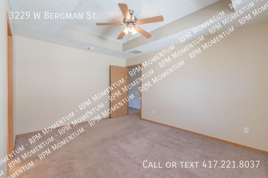 3229 W Bergman St - Photo 6 of 30