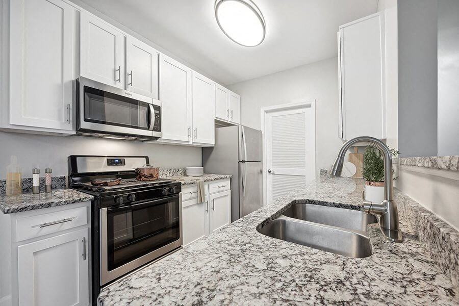 Dulles Greene - Photo 7 of 33