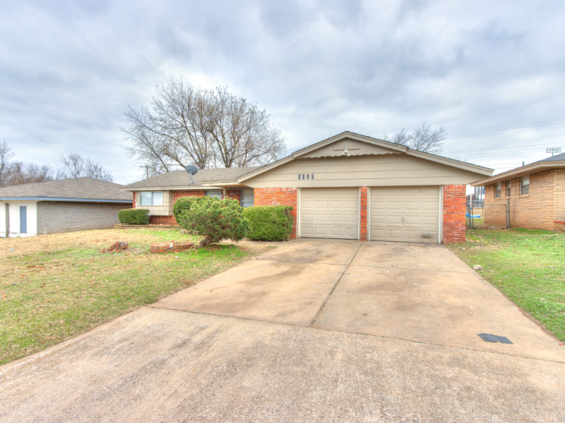 8604 Ne 33rd St - Photo 2 of 40