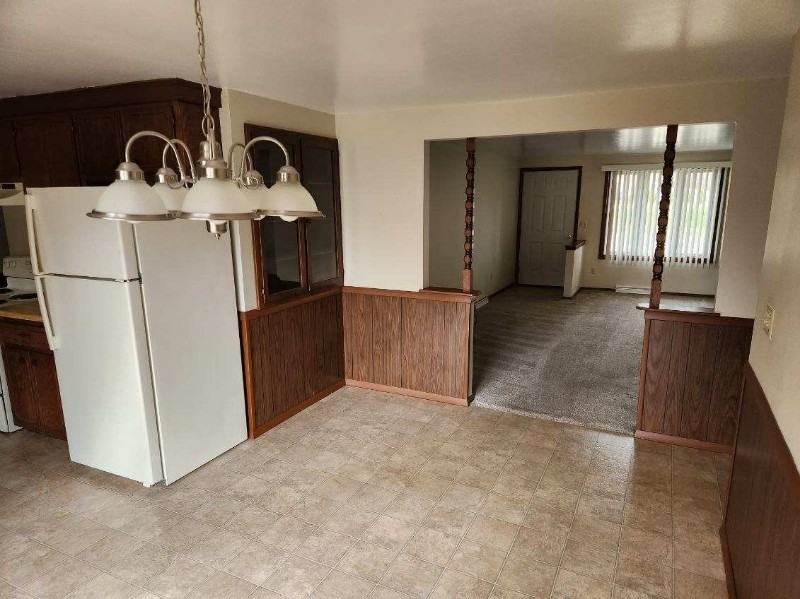 2845 Woodale Ave - Photo 5 of 11