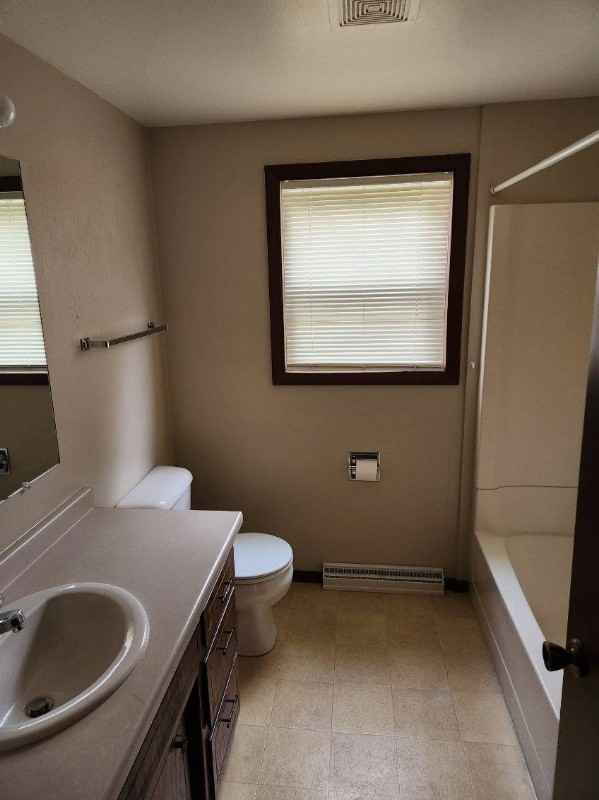 2845 Woodale Ave - Photo 6 of 11