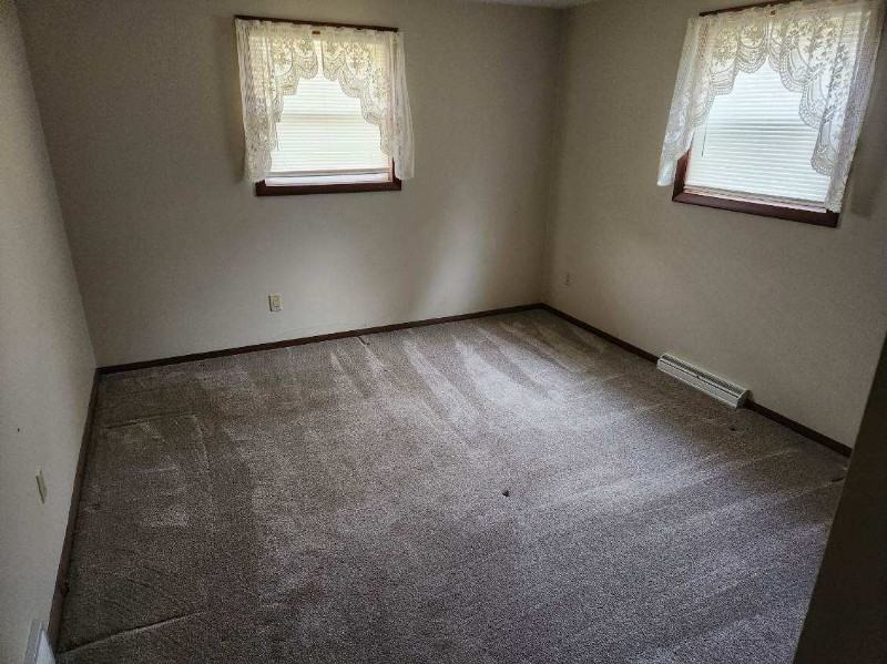 2845 Woodale Ave - Photo 7 of 11