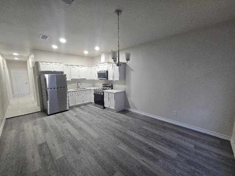 512 S Hackberry St #A - Photo 2 of 15