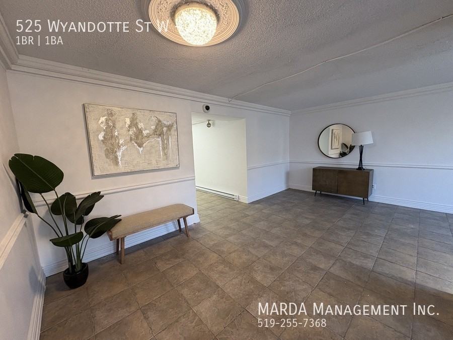 525 Wyandotte St W #304 - Photo 2 of 31