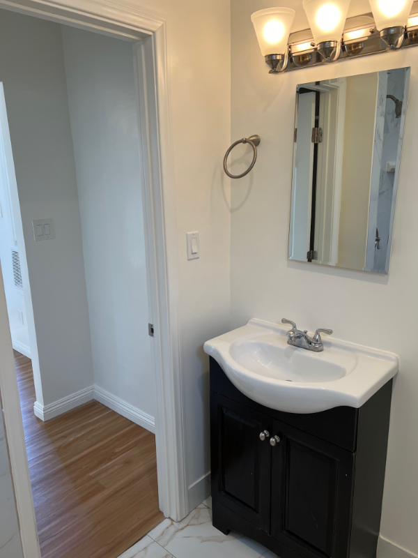 1114 Tamarind Ave #1114-4-5 - Photo 4 of 10