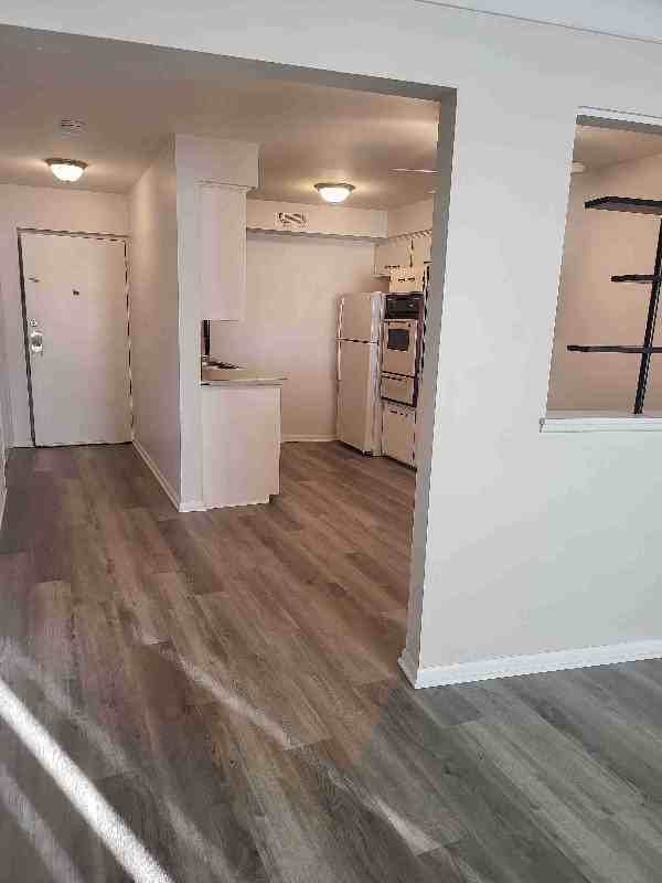 6511 Pearl Rd - Photo 4 of 7