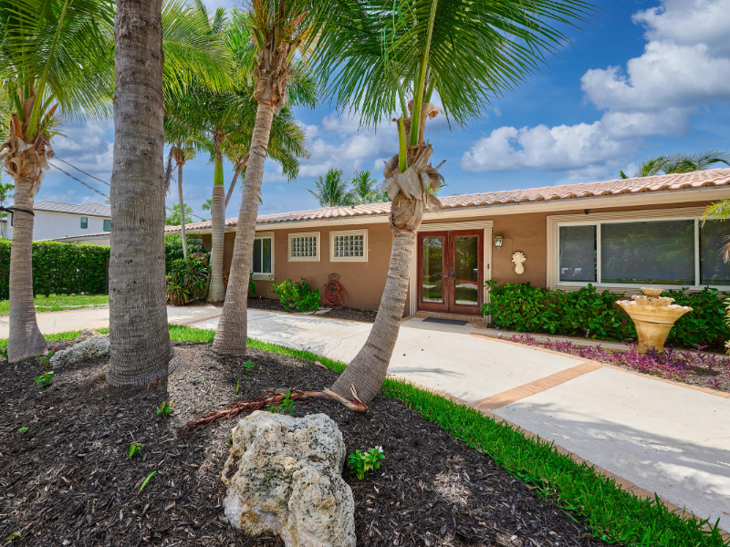 2810 Ne 48th Ct - Photo 2 of 18