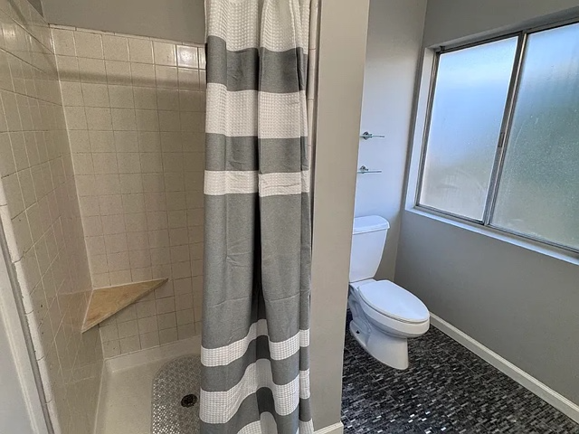 8111 Canby Ave - Photo 4 of 7