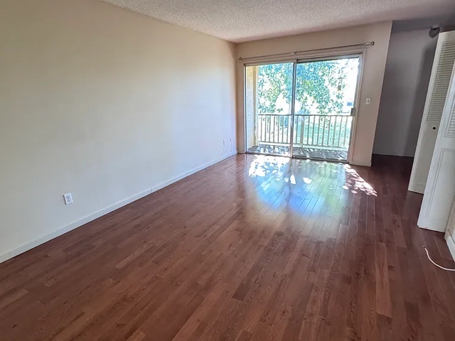 8111 Canby Ave - Photo 7 of 7