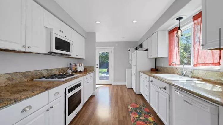 5230 15th Ave - Photo 4 of 15