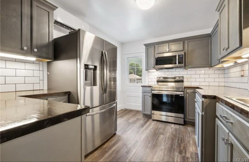 256 Lehigh Ave - Photo 6 of 20