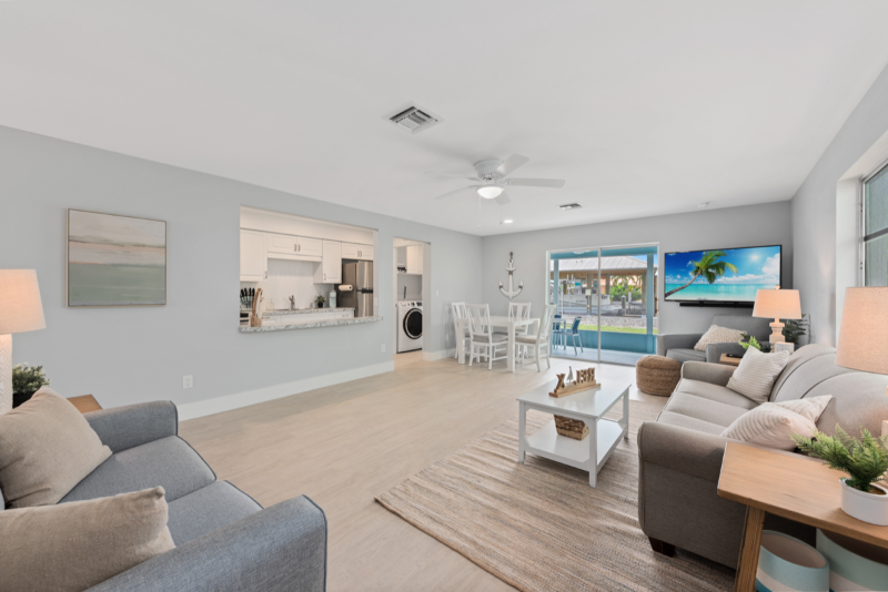 176 Trinidad St - Photo 3 of 10