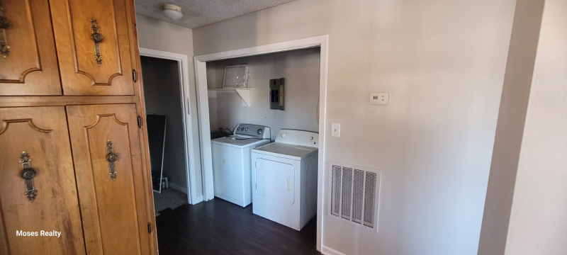 1603 N Main St #B - Photo 6 of 10