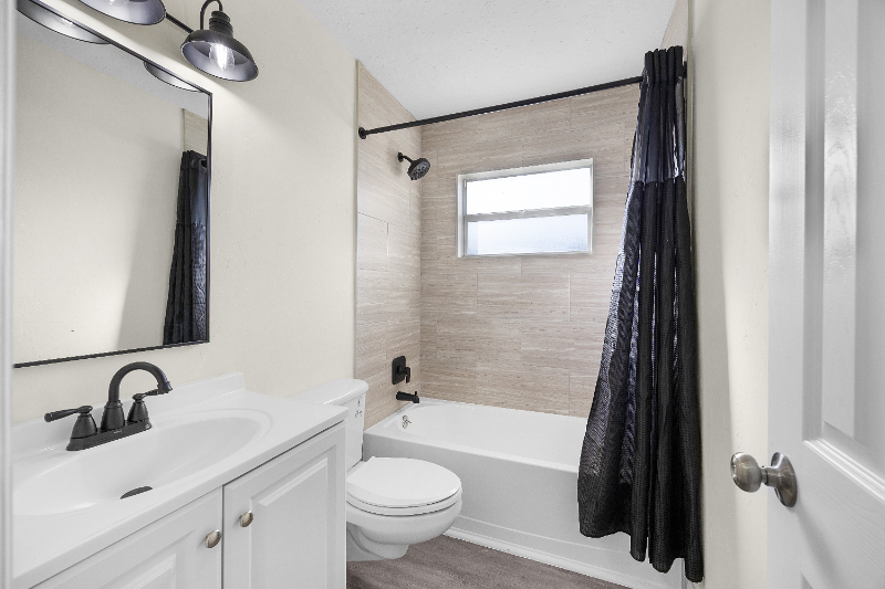 2225 Aldridge Ave #1 - Photo 3 of 9