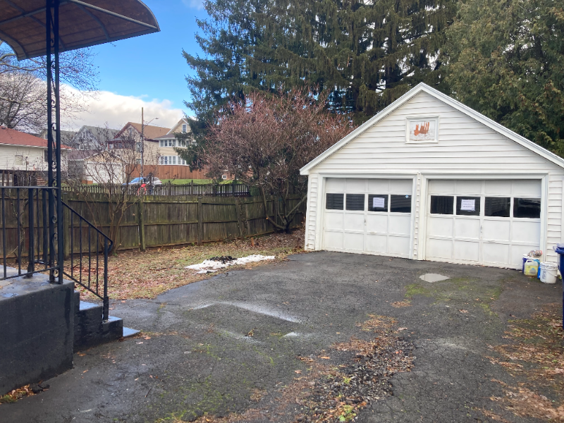 305 Stafford Ave - Photo 2 of 13