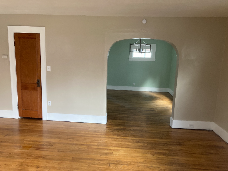 305 Stafford Ave - Photo 4 of 13