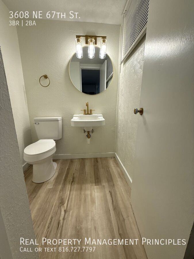 3608 Ne 67th St - Photo 5 of 14