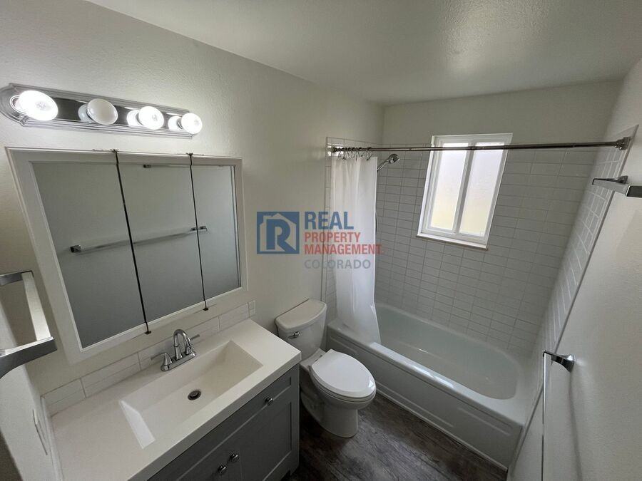 1312 17th Ave - Photo 4 of 9