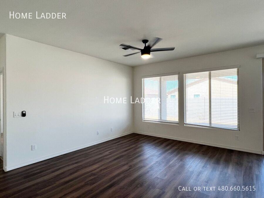 1652 W Aztec Dr - Photo 4 of 25