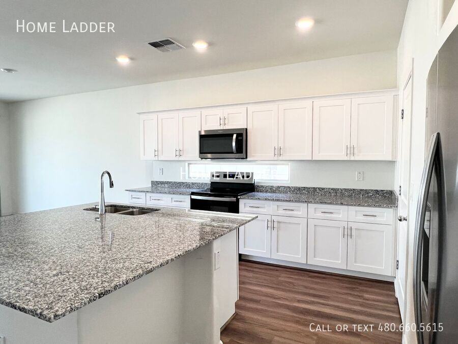 1652 W Aztec Dr - Photo 5 of 25