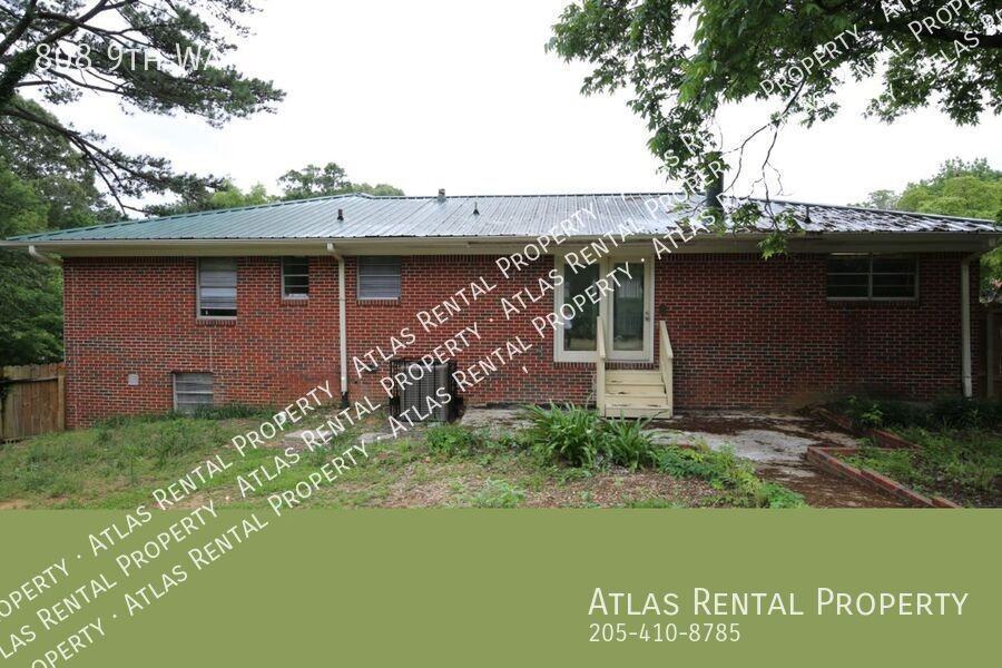 808 9th Way - Photo 3 of 32