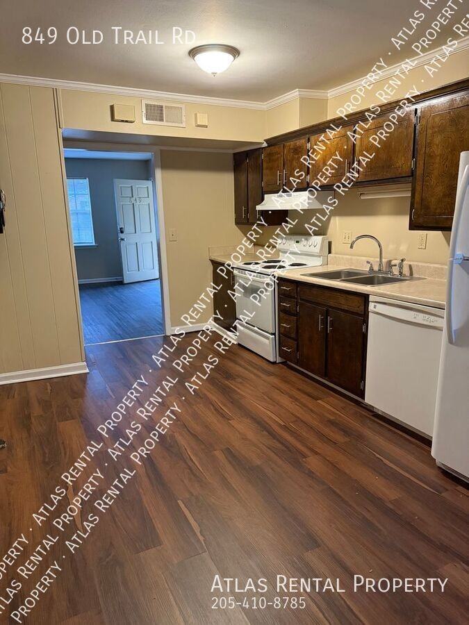 849 Old Trail Rd - Photo 3 of 11