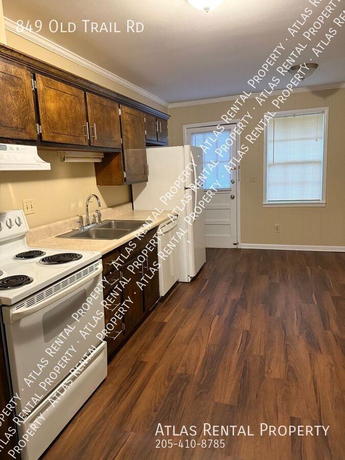 849 Old Trail Rd - Photo 4 of 11