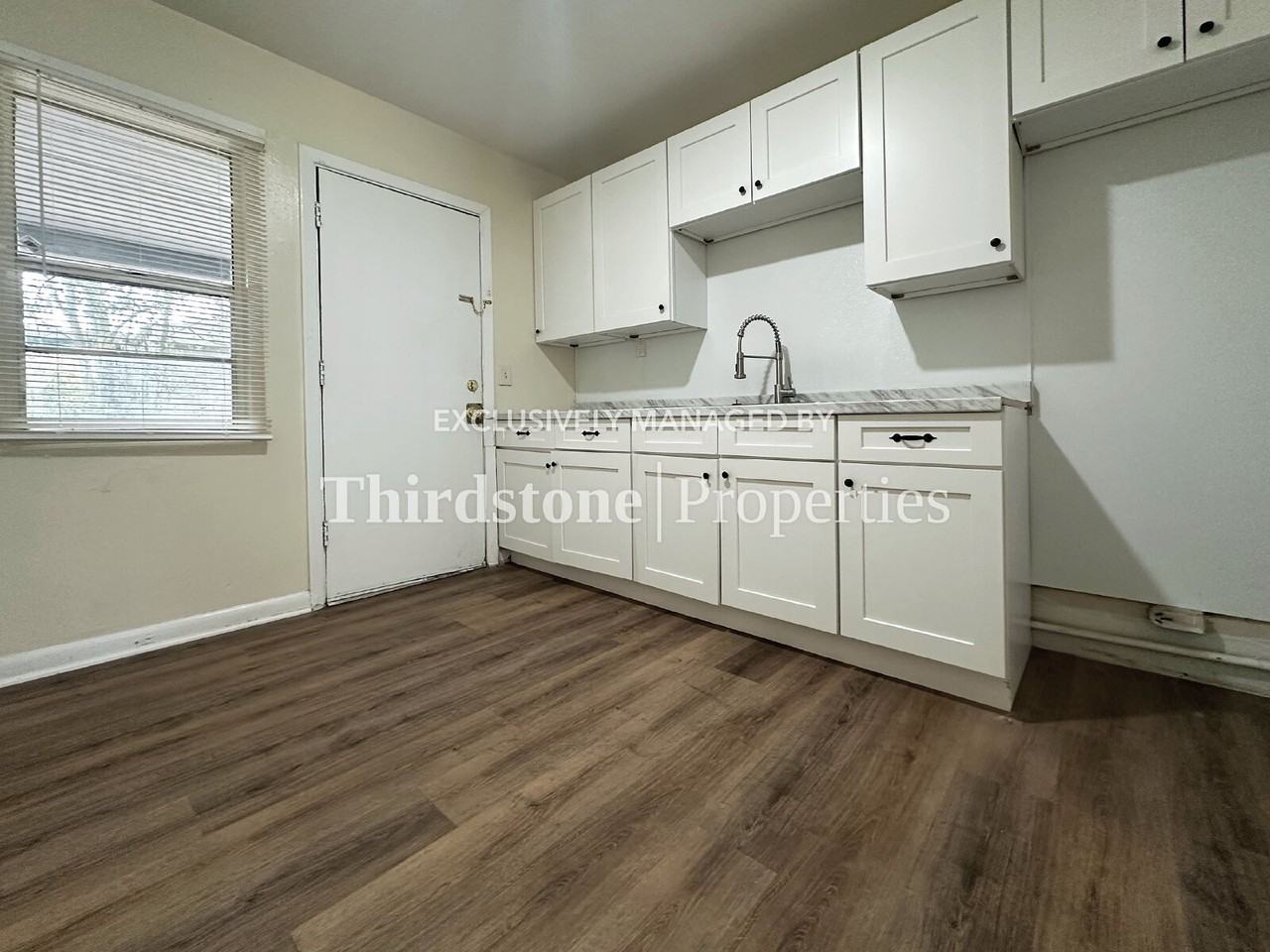 5504 Plymouth St - Photo 3 of 13