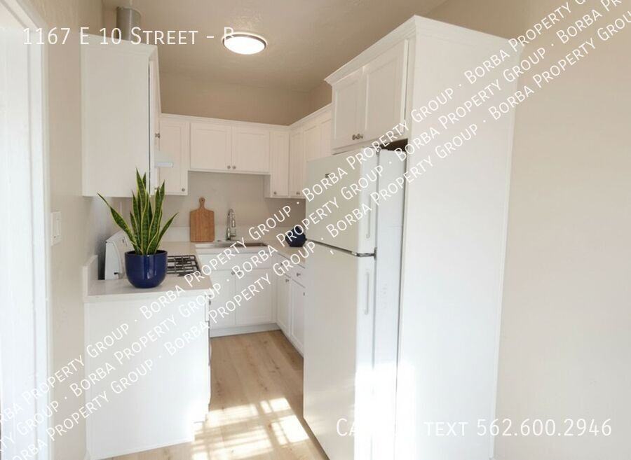 1167 E 10th St #B - Photo 3 of 6