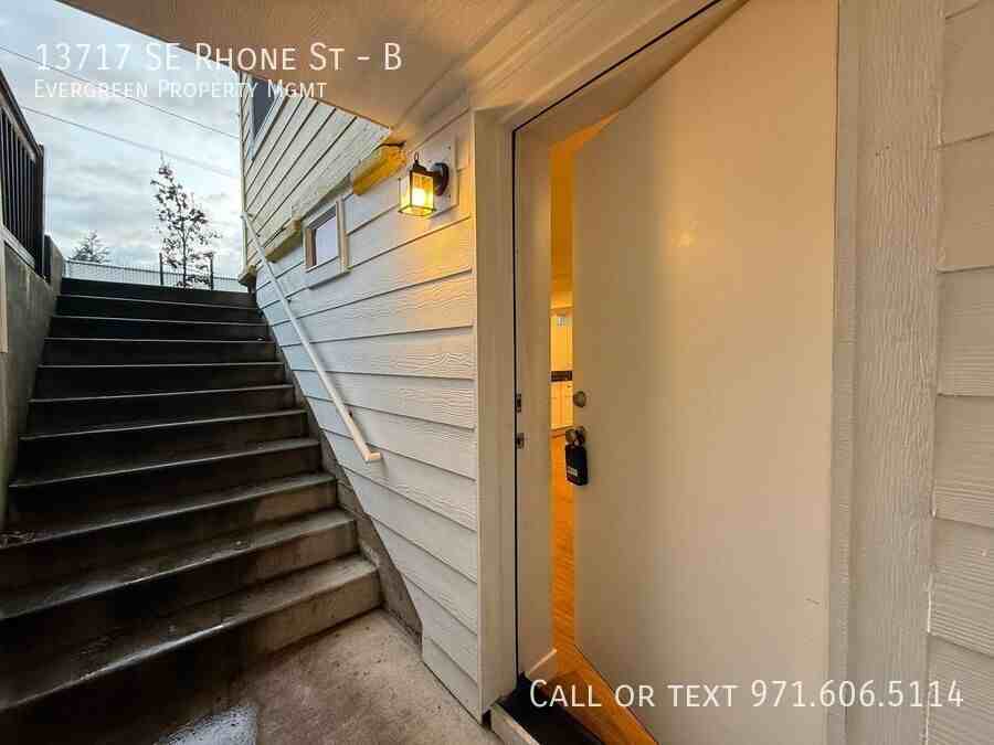 13717 Se Rhone St #B - Photo 2 of 28