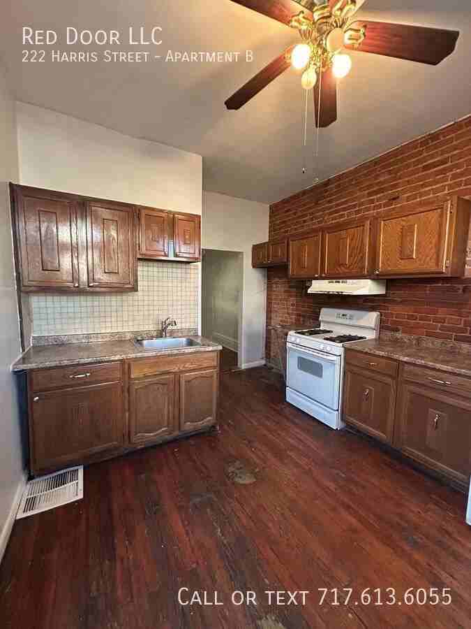 222 Harris St #B - Photo 2 of 22