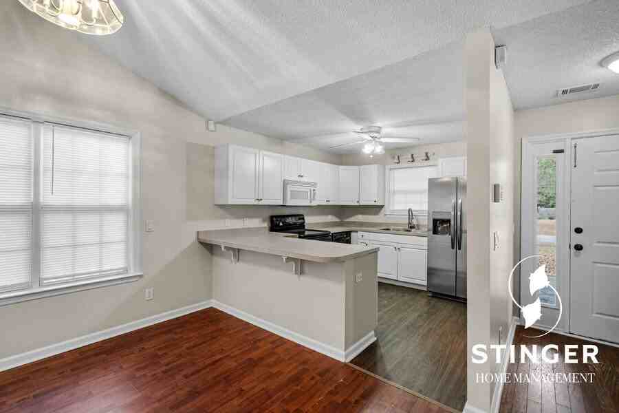 15 Mary Elizabeth Dr - Photo 6 of 12