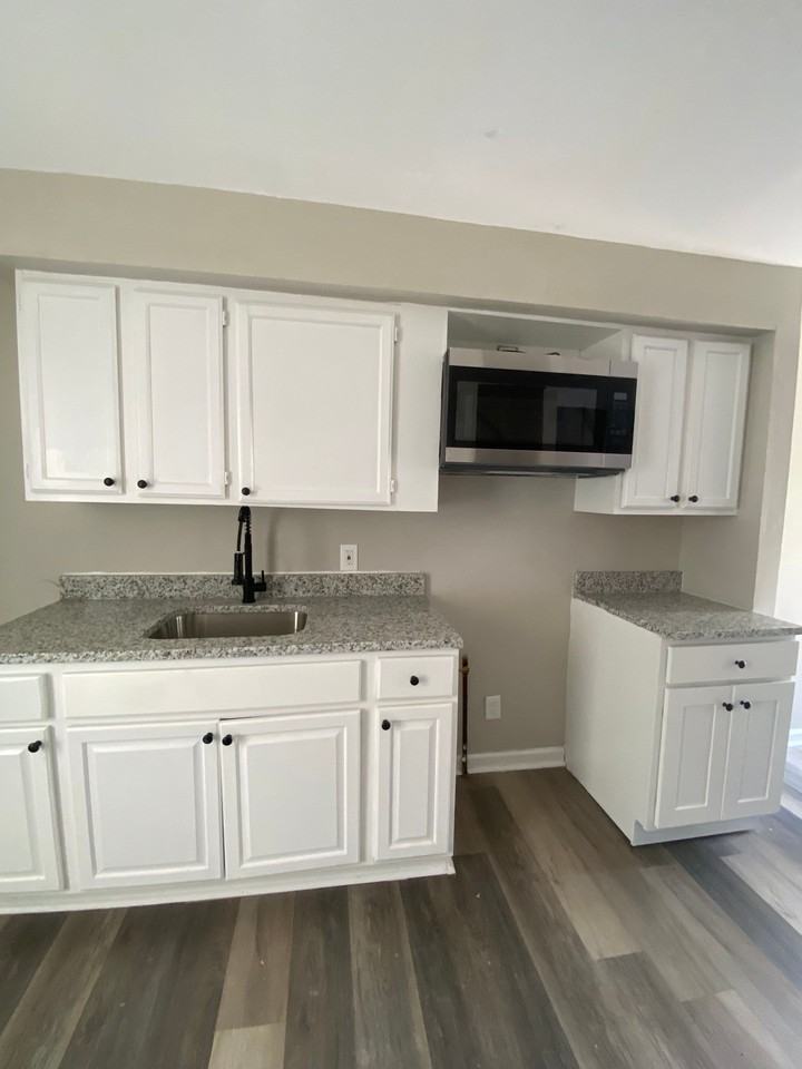 1725 Lemmon St - Photo 5 of 10