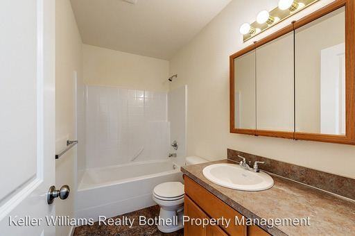 1709 Emerald St - Photo 2 of 14
