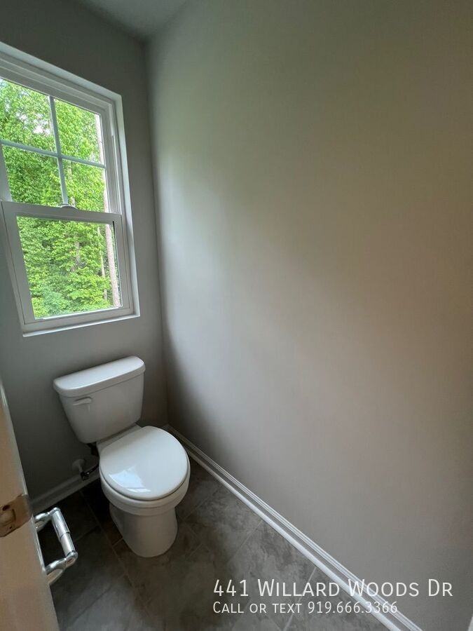 441 Willard Woods Dr - Photo 3 of 50