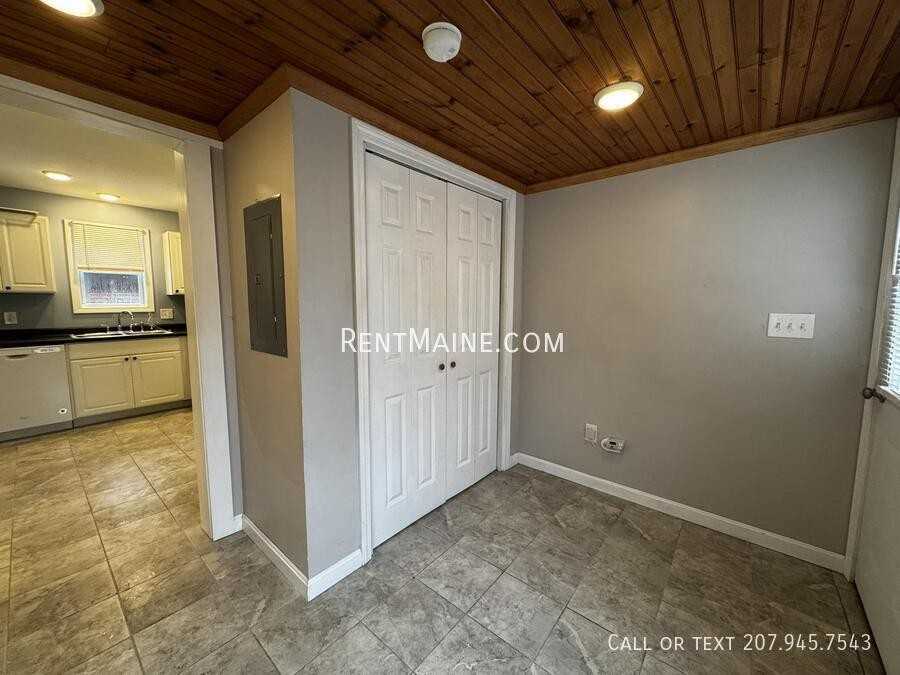 126 Western Ave #B - Photo 2 of 8