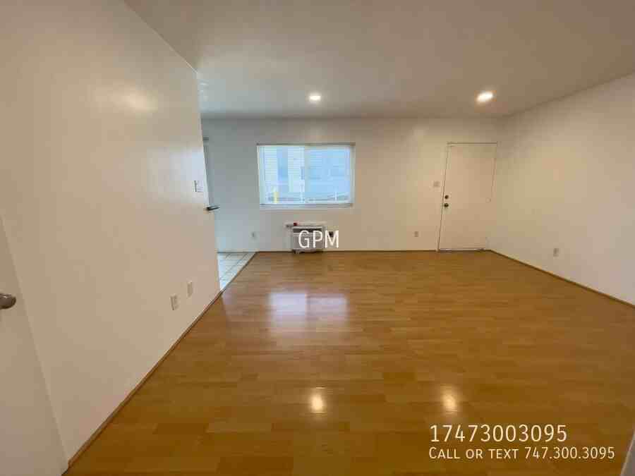 514 W Huntington Dr #E - Photo 3 of 11