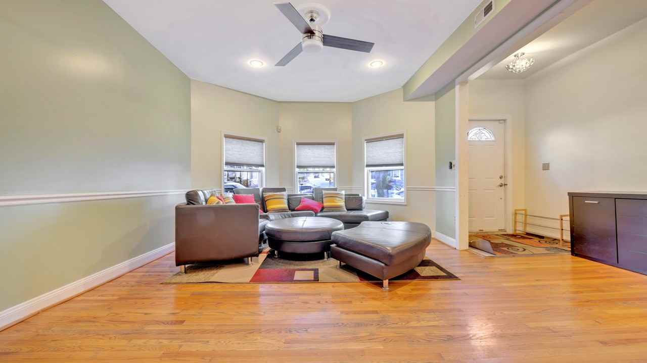 752 Park Rd Nw #MAIN - Photo 2 of 21