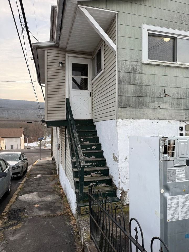 201 W Market St #2 - Photo 2 of 27