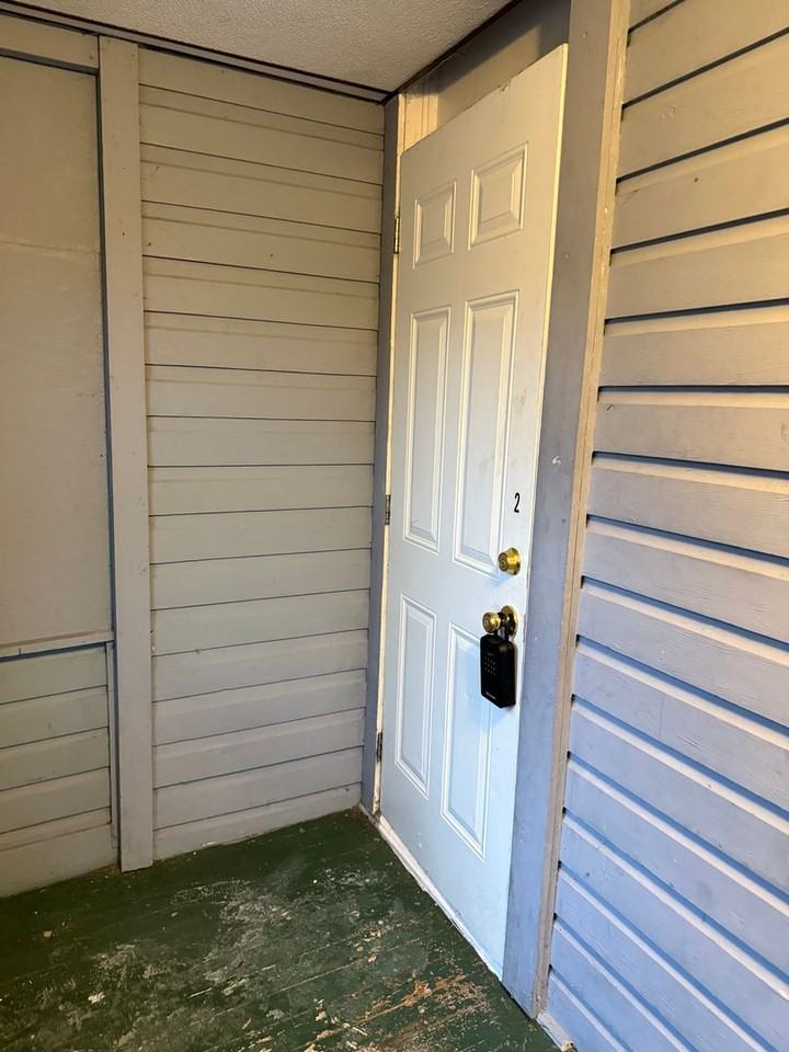 201 W Market St #2 - Photo 5 of 27