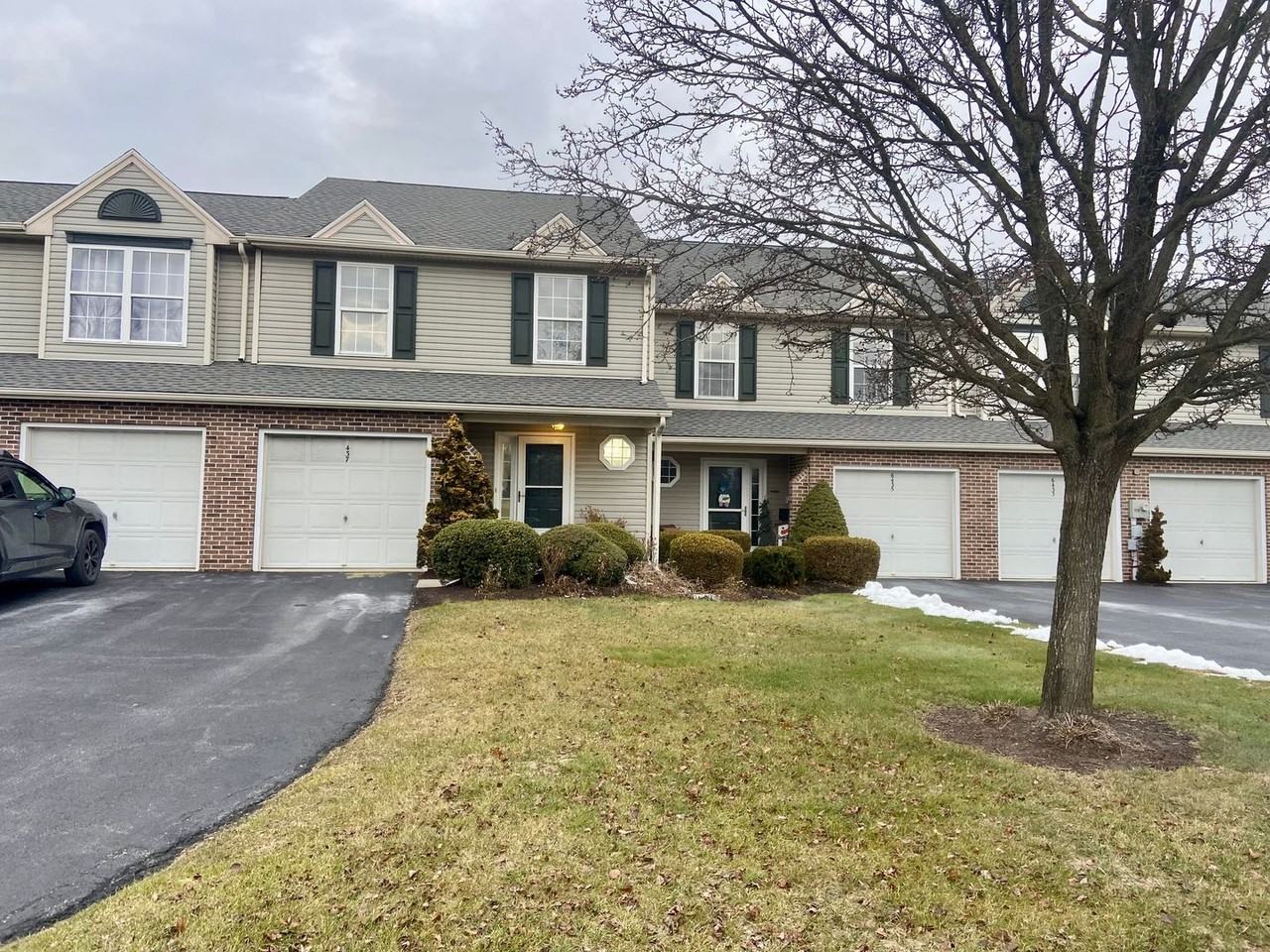 6437 Terrace Ct - Photo 2 of 18