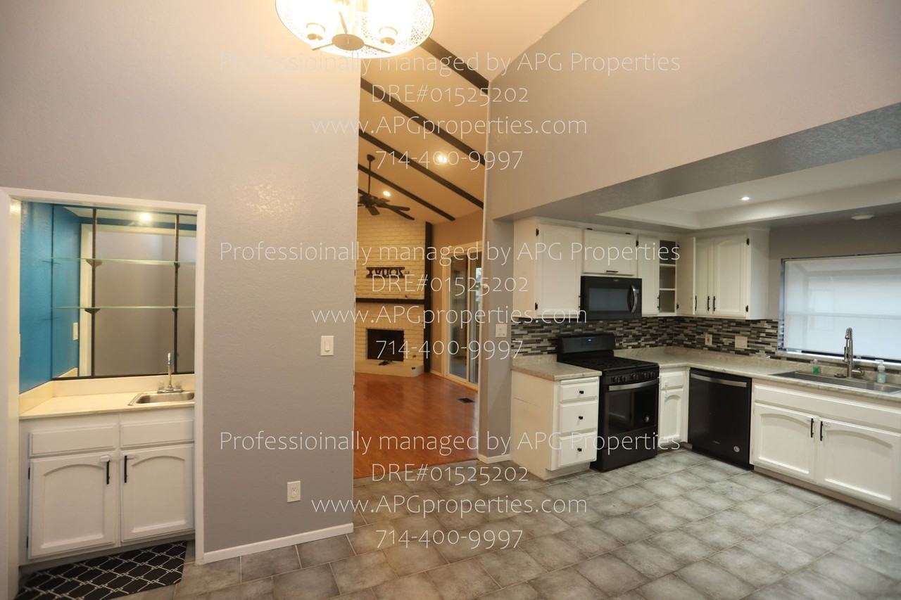 9321 Chapman Ave #3 - Photo 4 of 33