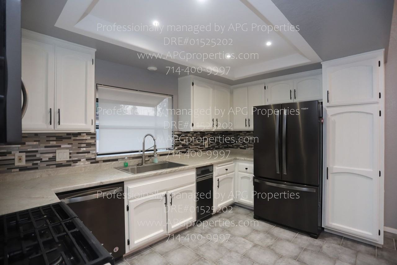 9321 Chapman Ave #3 - Photo 5 of 33