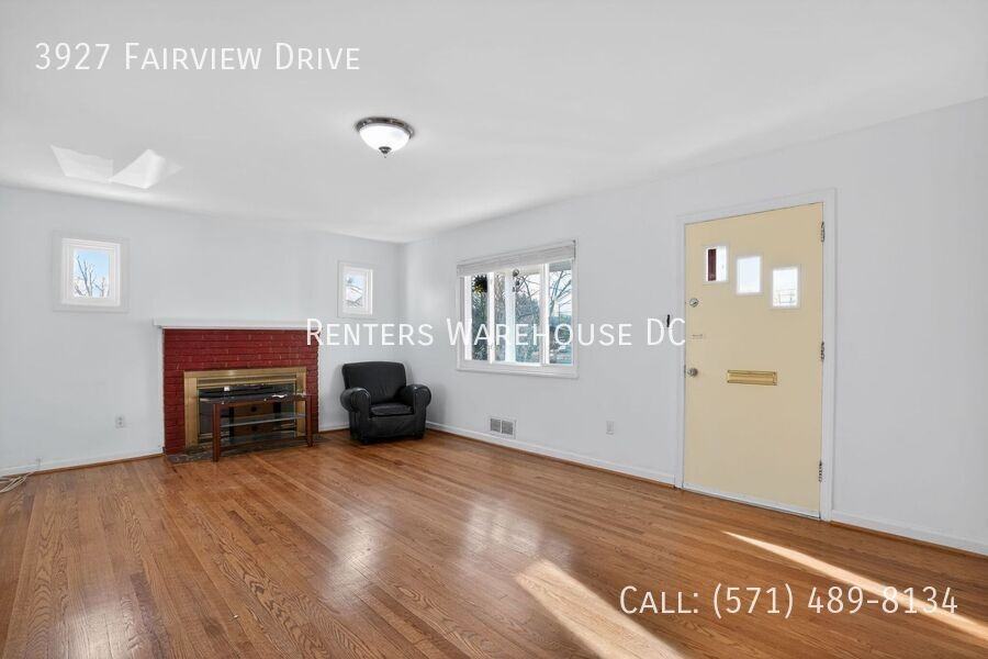 3927 Fairview Dr - Photo 3 of 19