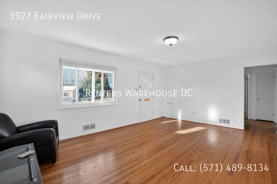 3927 Fairview Dr - Photo 4 of 19