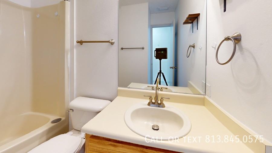 1920 Sw 31st Ave #26 - Photo 7 of 8