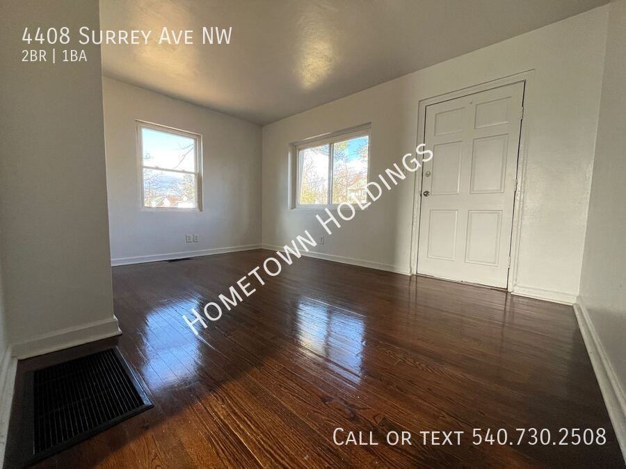 4408 Surrey Ave Nw - Photo 3 of 11